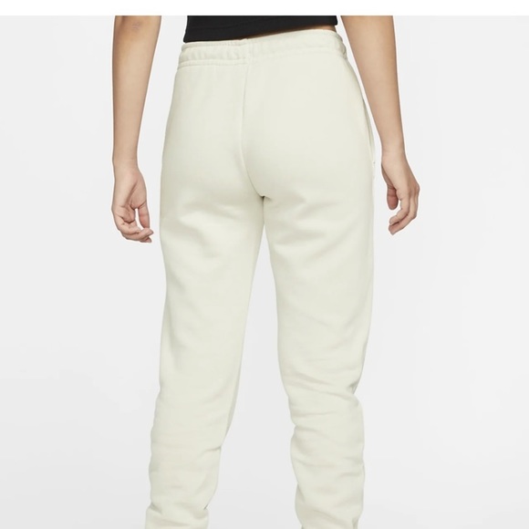 Nike size medium off white Nike Sportswear Essential Fleece Light Bone Jogger​​ - Picture 8 of 11